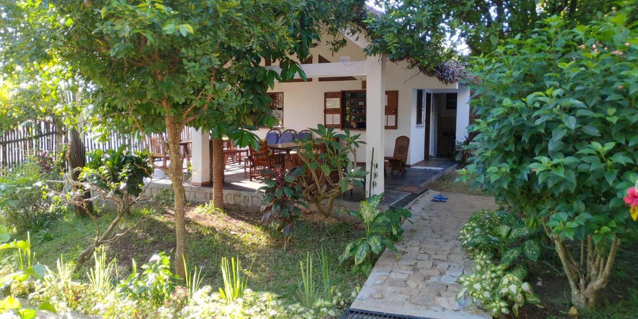 Hotel Benjamin Ambatoloaka  Exterior foto